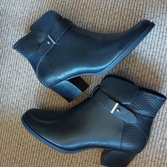 Nwt Baretraps Ankle Boots - Picture 5 of 9